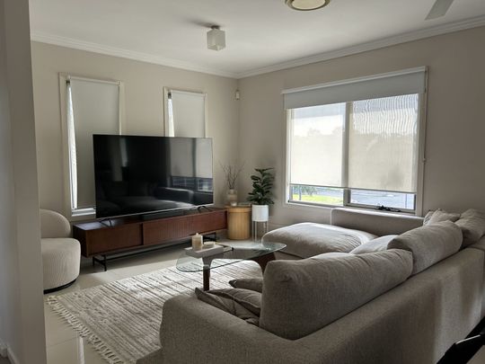 Modern two bedroom duplex - Photo 1