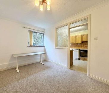 The Avenue, Poole, Dorset, BH13 - Photo 2