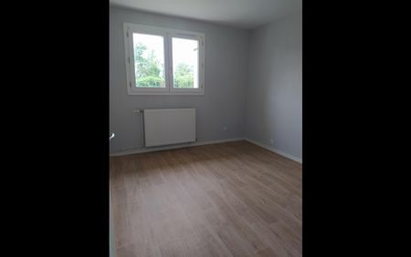 Location Maison 4 pièces 84 m² Lureuil - Photo 4