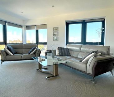 2 bedroom penthouse to rent - Photo 2