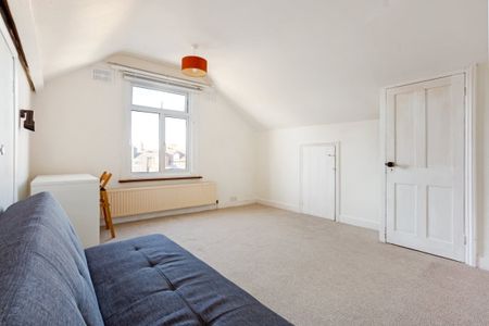 3 bedroom semi-detached house to rent - Photo 5