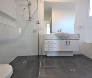 6-bedroom shared house / townhouse, Fifth Street - Photo 6