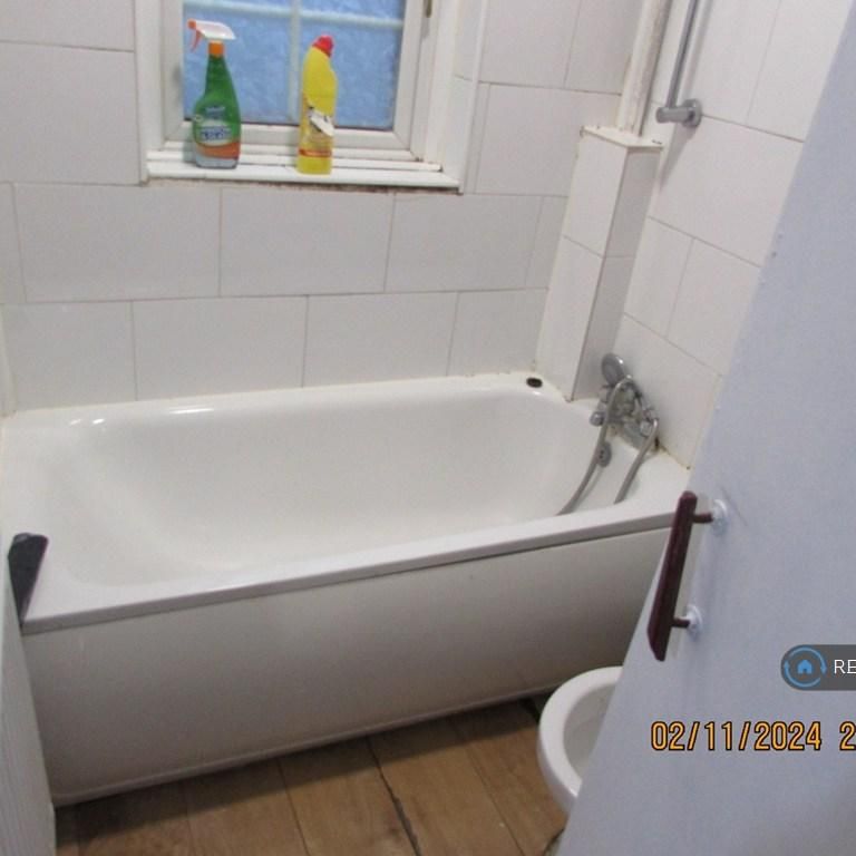 4 bedroom terraced house to rent - Photo 1