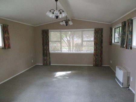 8 Saturn Crescent, Milson, Palmerston North - Photo 2