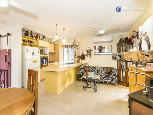 “WELL PRESENTED HOME IN QUINNS!” - Photo 1