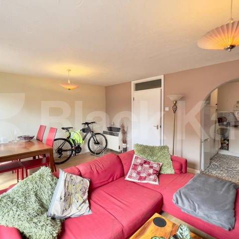 Larger than average, private development - Photo 1