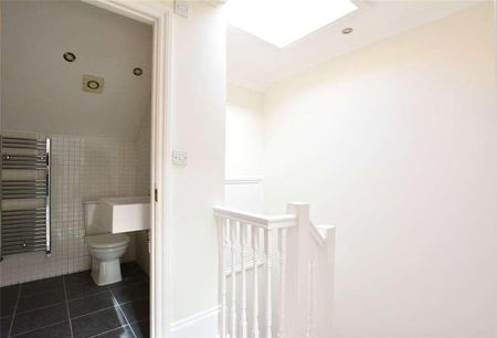 St Johns Park, Blackheath, London, SE3 - Photo 5