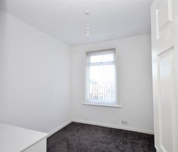 3 bedroom flat to rent - Photo 5