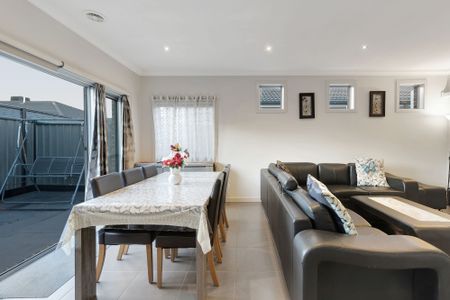 Charming Family Home in Craigieburn - Photo 2