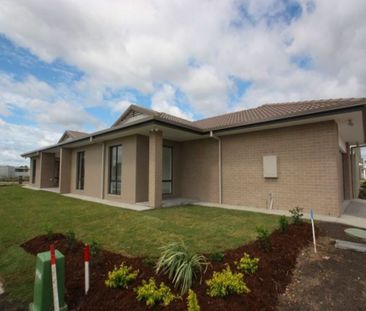 Class and style at your fingertips! - Photo 4