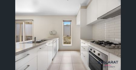 Well Presented Two Bedroom, Two Bathroom Unit in Ballarat North - Photo 4