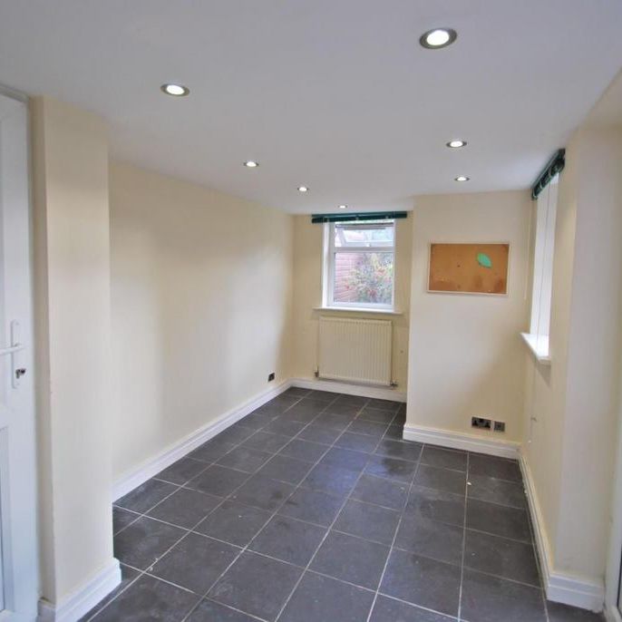 3 bedroom terraced house to rent - Photo 1