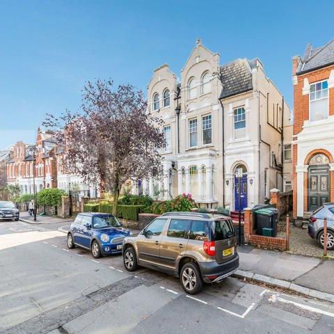 Beautiful & spacious 1 double bedroom property on the very popular Weston Park - Photo 1