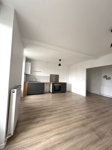 Location Appartement 3 pièces 59m² ST ETIENNE 42000 - Photo 2