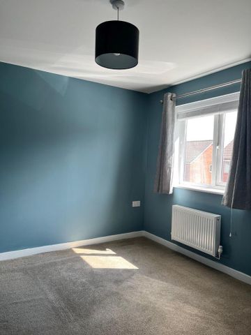 3 bedroom semi-detached house to rent - Photo 3