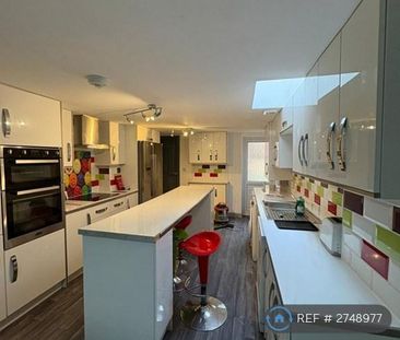 1 bedroom in a house share to rent - Photo 4