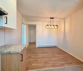 1 room apartment of 84m² in Gatineau - Photo 2
