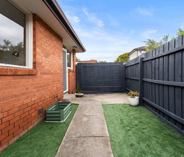 Boutique Family Living with Lifestyle Convenience - Photo 3