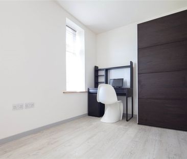 13 Brook Street, Huddersfield, HD5 - Photo 2