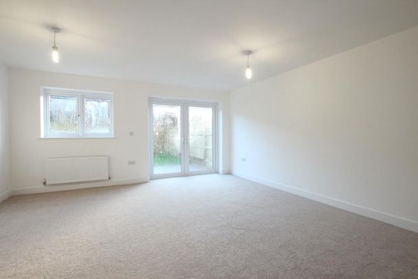 Woodlands Road, Guildford, GU1 - Photo 1