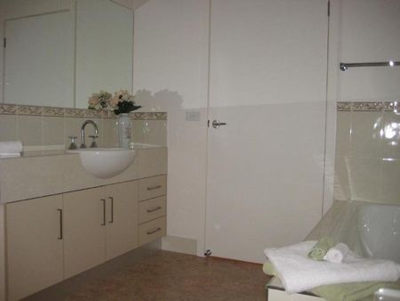 Impressive Home! READY TO MOVE IN - Photo 5