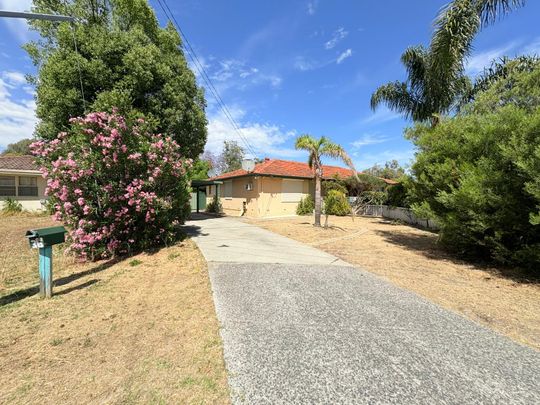 Charming 3-Bedroom Rental House in Peaceful Langford Neighborhood - Photo 1