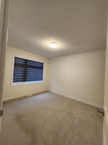 For Lease - 270 Turnbuckle Crescent, Barrhaven, Ontario - Photo 3