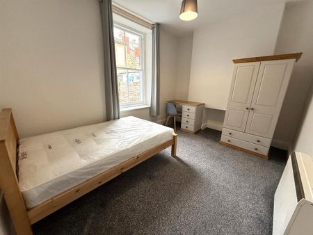 7 bedroom terraced house to rent - Photo 3