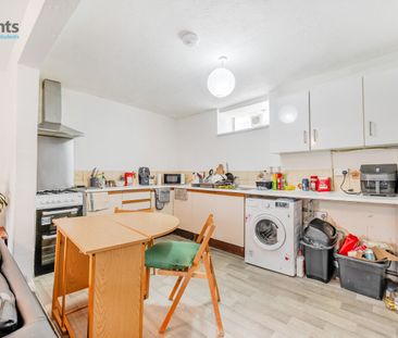 4 bedroom terraced house to rent - Photo 6