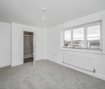 3 bedroom detached house to rent - Photo 5