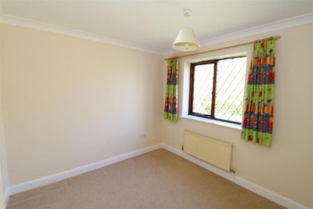 4 bedroom detached house to rent - Photo 4