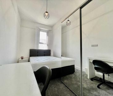 3 bedroom apartment to rent - Photo 6