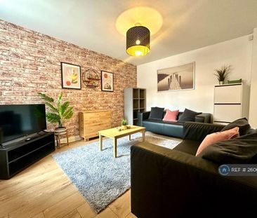 4 bedroom terraced house to rent - Photo 3