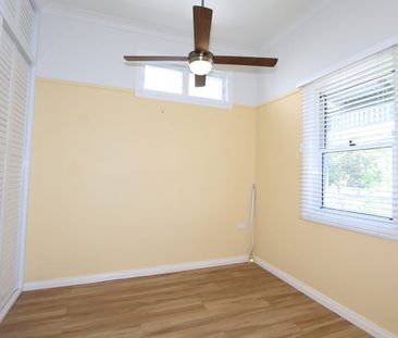 Quaint Cottage, Convenient Location - Photo 1
