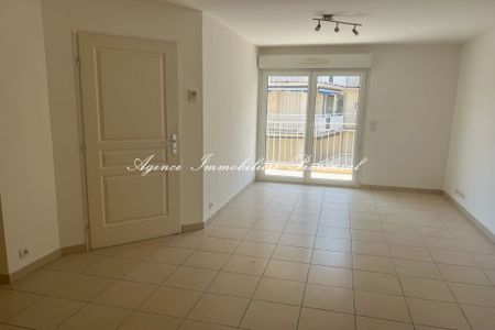 Location Appartement 2 pièces 39m² STE MAXIME 83120 - Photo 3