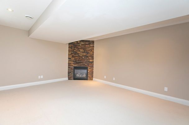 For Lease - 691 Edison Avenue, Carlingwood - Westboro and Area, Ontario - Photo 1