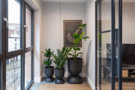 2 bedroom flat to rent - Photo 2