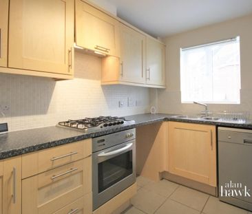 2 bedroom end of terrace house to rent - Photo 3