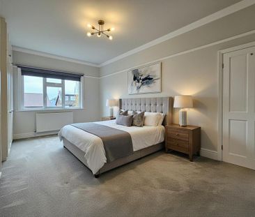 4 bedroom semi-detached house to rent - Photo 3