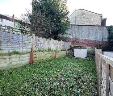 2 bedroom ground floor flat to rent - Photo 5