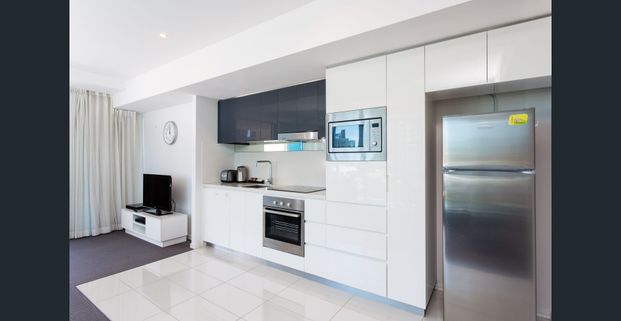 Modern 2-bedroom apartment in the popular & central H-Residence complex - Level 3 - Photo 1