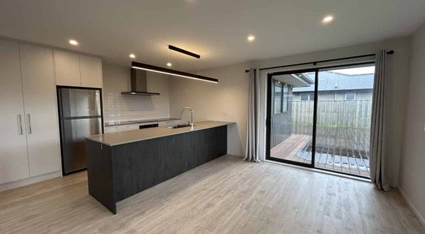 Three bedroom home Halswell - Photo 1