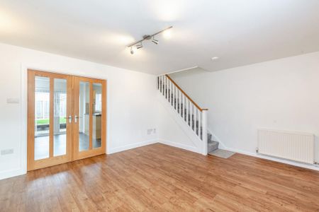 3 bedroom detached house to rent - Photo 2