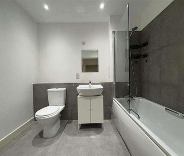 Imperial Drive, Harrow, HA2 - Photo 3