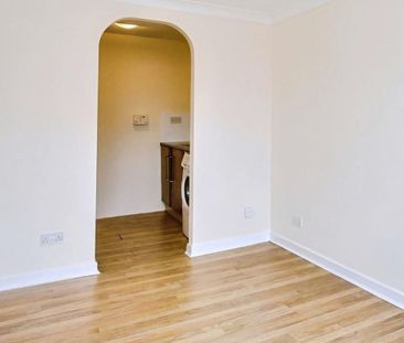 1 bedroom ground floor flat to rent - Photo 4