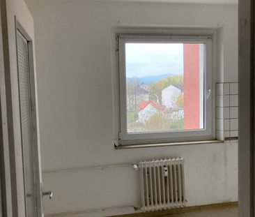 Geräumige Wohnung mit Ausblick und frisch saniertem Badezimmer - Photo 1