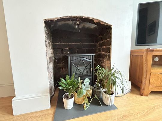 2 bedroom terraced house to rent - Photo 1