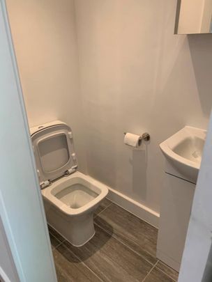 Studio Flat, Myddelton Road, N8 - Photo 1