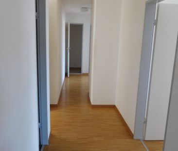 Grosszügige 3-Zimmerwohnung in ruhigem Quartier - Photo 2