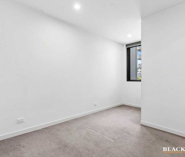 Well-Appointed Apartment in Prime Inner-North Location - Photo 2